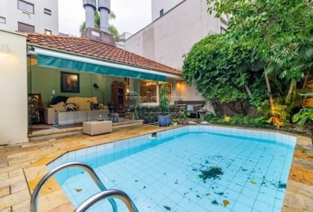 Apartamento Garden com 304m², 3 quartos, 1 suíte, 2 vagas, no bairro Bela Vista em Porto Alegre