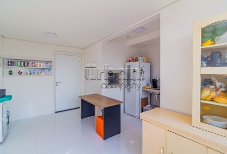 Apartamento com 56m², 2 quartos, 1 suíte, 1 vaga, no bairro Passo da Areia em Porto Alegre