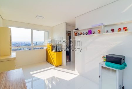 Apartamento com 56m², 2 quartos, 1 suíte, 1 vaga, no bairro Passo da Areia em Porto Alegre