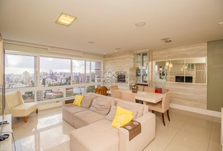 Apartamento com 105m², 3 quartos, 1 suíte, 2 vagas, no bairro Petrópolis em Porto Alegre