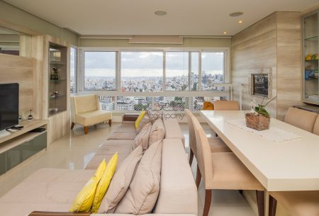 Apartamento com 105m², 3 quartos, 1 suíte, 2 vagas, no bairro Petrópolis em Porto Alegre