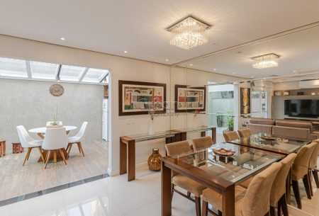 Casa em Condomínio com 156m², 3 quartos, 1 suíte, 2 vagas, no bairro Ecoville em Porto Alegre