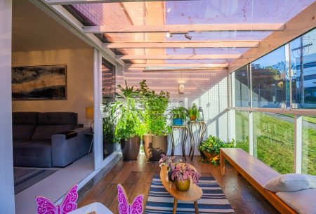Apartamento Garden com 107m², 3 quartos, 1 suíte, 2 vagas, no bairro Chácara Das Pedras em Porto Alegre