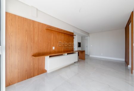 Apartamento com 83m², 3 quartos, 1 suíte, 1 vaga, no bairro Passo da Areia em Porto Alegre