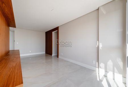 Apartamento com 83m², 3 quartos, 1 suíte, 1 vaga, no bairro Passo da Areia em Porto Alegre