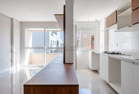 Apartamento com 83m², 3 quartos, 1 suíte, 1 vaga, no bairro Passo da Areia em Porto Alegre