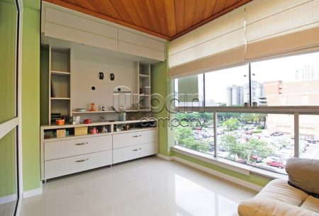 Apartamento com 80m², 2 quartos, 1 suíte, 1 vaga, no bairro Passo da Areia em Porto Alegre