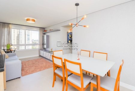 Apartamento com 83m², 3 quartos, 2 vagas, no bairro Jardim Europa em Porto Alegre