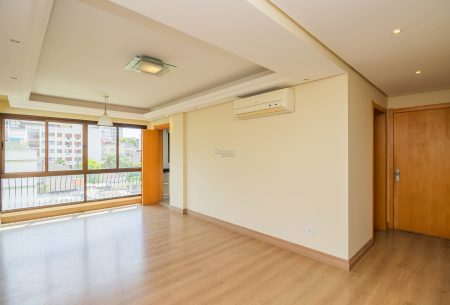 Apartamento com 116m², 3 quartos, 1 suíte, 2 vagas, no bairro Auxiliadora em Porto Alegre