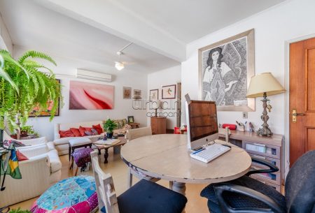Apartamento com 84m², 2 quartos, 1 suíte, 1 vaga, no bairro Moinhos de Vento em Porto Alegre