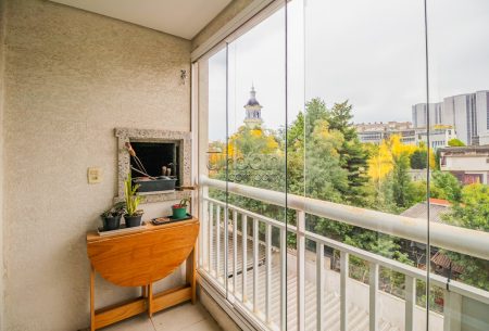 Apartamento com 73m², 2 quartos, 1 suíte, 2 vagas, no bairro Jardim Lindóia em Porto Alegre