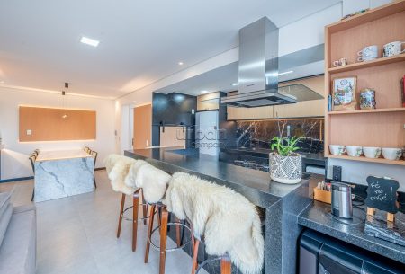 Apartamento com 81m², 2 quartos, 2 suítes, 2 vagas, no bairro Jardim Lindóia em Porto Alegre