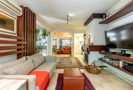 Apartamento com 150m², 3 quartos, 1 suíte, 2 vagas, no bairro Bela Vista em Porto Alegre