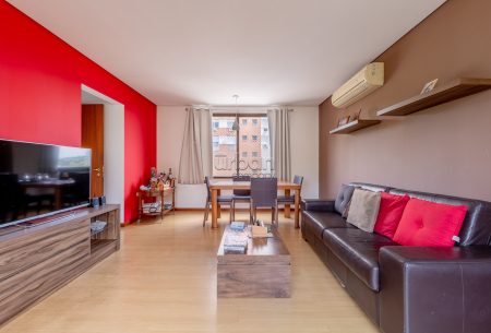 Apartamento com 96m², 3 quartos, 1 suíte, 2 vagas, no bairro Jardim Botânico em Porto Alegre