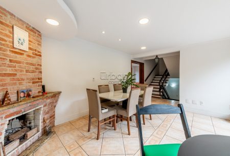 Casa em Condomínio com 235m², 4 quartos, 2 suítes, 2 vagas, no bairro Boa Vista em Porto Alegre