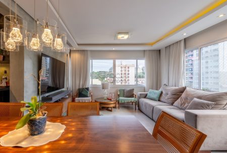 Apartamento com 95m², 3 quartos, 1 suíte, 2 vagas, no bairro Passo da Areia em Porto Alegre