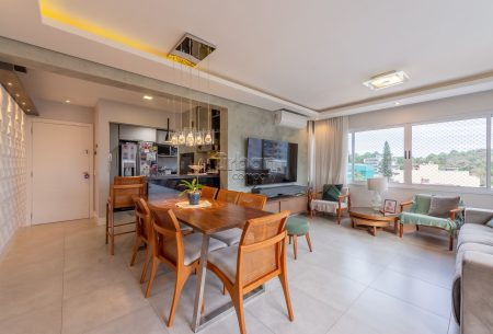 Apartamento com 95m², 3 quartos, 1 suíte, 2 vagas, no bairro Passo da Areia em Porto Alegre