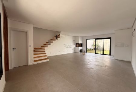 Casa com 143m², 3 quartos, 1 suíte, 4 vagas, no bairro Igara em Canoas
