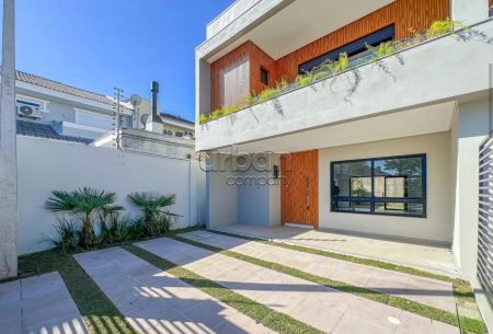 Casa com 143m², 3 quartos, 1 suíte, 4 vagas, no bairro Igara em Canoas