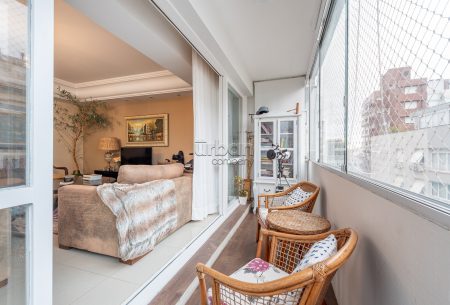 Apartamento com 283m², 3 quartos, 1 suíte, 2 vagas, no bairro Moinhos de Vento em Porto Alegre
