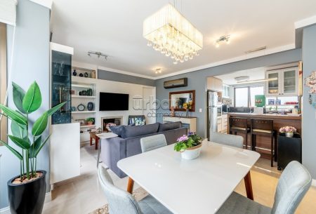 Apartamento com 82m², 2 quartos, 1 suíte, 2 vagas, no bairro Auxiliadora em Porto Alegre