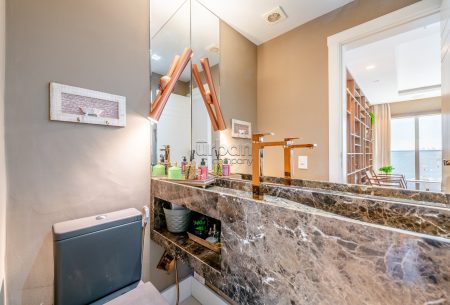 Apartamento com 147m², 3 quartos, 3 suítes, 3 vagas, no bairro Moinhos de Vento em Porto Alegre