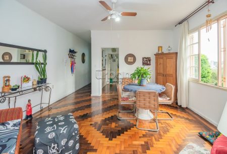 Apartamento com 103m², 3 quartos, 2 vagas, no bairro Petrópolis em Porto Alegre