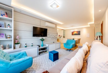 Apartamento com 103m², 3 quartos, 1 suíte, 2 vagas, no bairro Vila Ipiranga em Porto Alegre