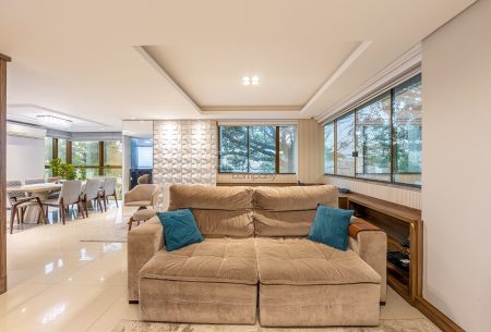 Apartamento com 166m², 4 quartos, 2 suítes, 3 vagas, no bairro Petrópolis em Porto Alegre