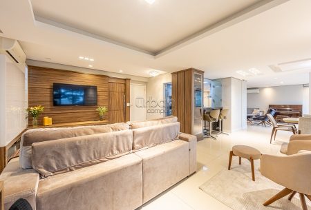 Apartamento com 166m², 4 quartos, 2 suítes, 3 vagas, no bairro Petrópolis em Porto Alegre