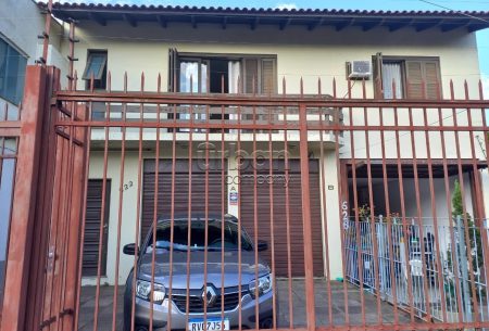 Casa com 375m², 5 quartos, 2 suítes, 4 vagas, no bairro Vila Ipiranga em Porto Alegre