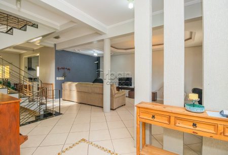 Casa com 379m², 5 quartos, 4 suítes, 5 vagas, no bairro Jardim Botânico em Porto Alegre