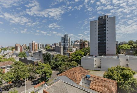 Apartamento com 95m², 3 quartos, 1 suíte, 2 vagas, no bairro Auxiliadora em Porto Alegre