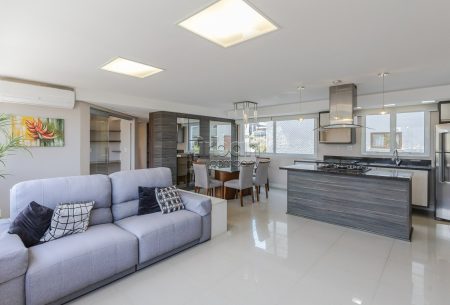 Apartamento com 95m², 3 quartos, 1 suíte, 2 vagas, no bairro Auxiliadora em Porto Alegre