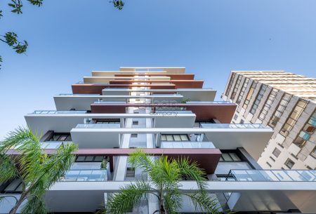 Apartamento com 241m², 3 quartos, 3 suítes, 3 vagas, no bairro Petrópolis em Porto Alegre