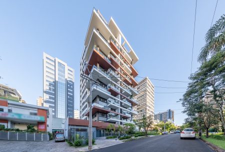 Apartamento com 241m², 3 quartos, 3 suítes, 3 vagas, no bairro Petrópolis em Porto Alegre
