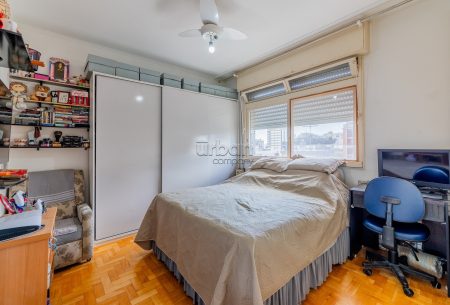 Apartamento com 106m², 3 quartos, 1 suíte, 1 vaga, no bairro Independência em Porto Alegre