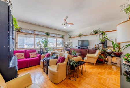 Apartamento com 106m², 3 quartos, 1 suíte, 1 vaga, no bairro Independência em Porto Alegre