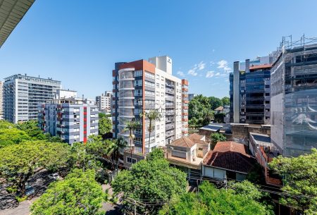 Apartamento com 102m², 3 quartos, 1 suíte, 3 vagas, no bairro Auxiliadora em Porto Alegre