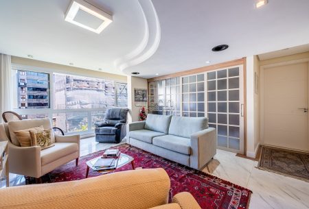 Apartamento com 102m², 3 quartos, 1 suíte, 3 vagas, no bairro Auxiliadora em Porto Alegre