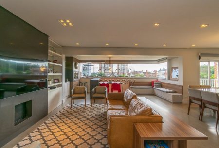 Apartamento com 162m², 3 quartos, 3 suítes, 2 vagas, no bairro Central Parque em Porto Alegre