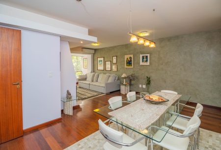 Apartamento com 134m², 3 quartos, 1 suíte, 2 vagas, no bairro Chácara das Pedras em Porto Alegre