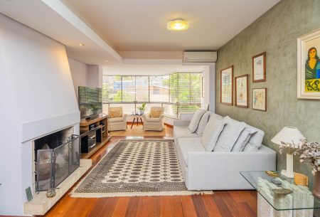 Apartamento com 134m², 3 quartos, 1 suíte, 2 vagas, no bairro Chácara das Pedras em Porto Alegre