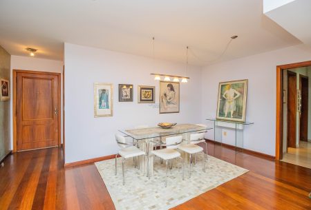 Apartamento com 134m², 3 quartos, 1 suíte, 2 vagas, no bairro Chácara das Pedras em Porto Alegre