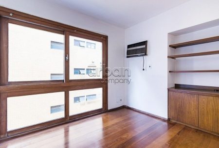 Apartamento com 120m², 3 quartos, 1 suíte, 2 vagas, no bairro Moinhos de Vento em Porto Alegre
