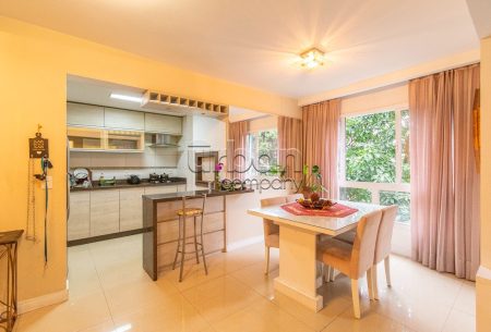 Apartamento com 73m², 2 quartos, 1 vaga, no bairro Passo da Areia em Porto Alegre