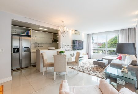 Apartamento com 90m², 3 quartos, 1 suíte, 2 vagas, no bairro Auxiliadora em Porto Alegre