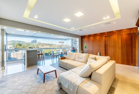 Apartamento com 162m², 3 quartos, 3 suítes, 3 vagas, no bairro Central Parque em Porto Alegre