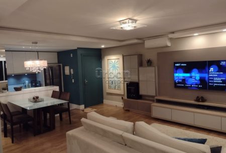 Apartamento com 68m², 2 quartos, 1 suíte, 1 vaga, no bairro Vila Ipiranga em Porto Alegre