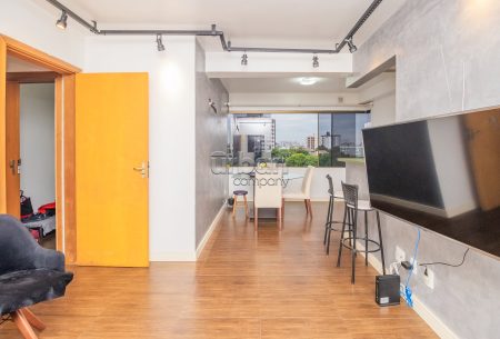 Apartamento com 74m², 3 quartos, 1 suíte, 10 vagas, no bairro Cristo Redentor em Porto Alegre